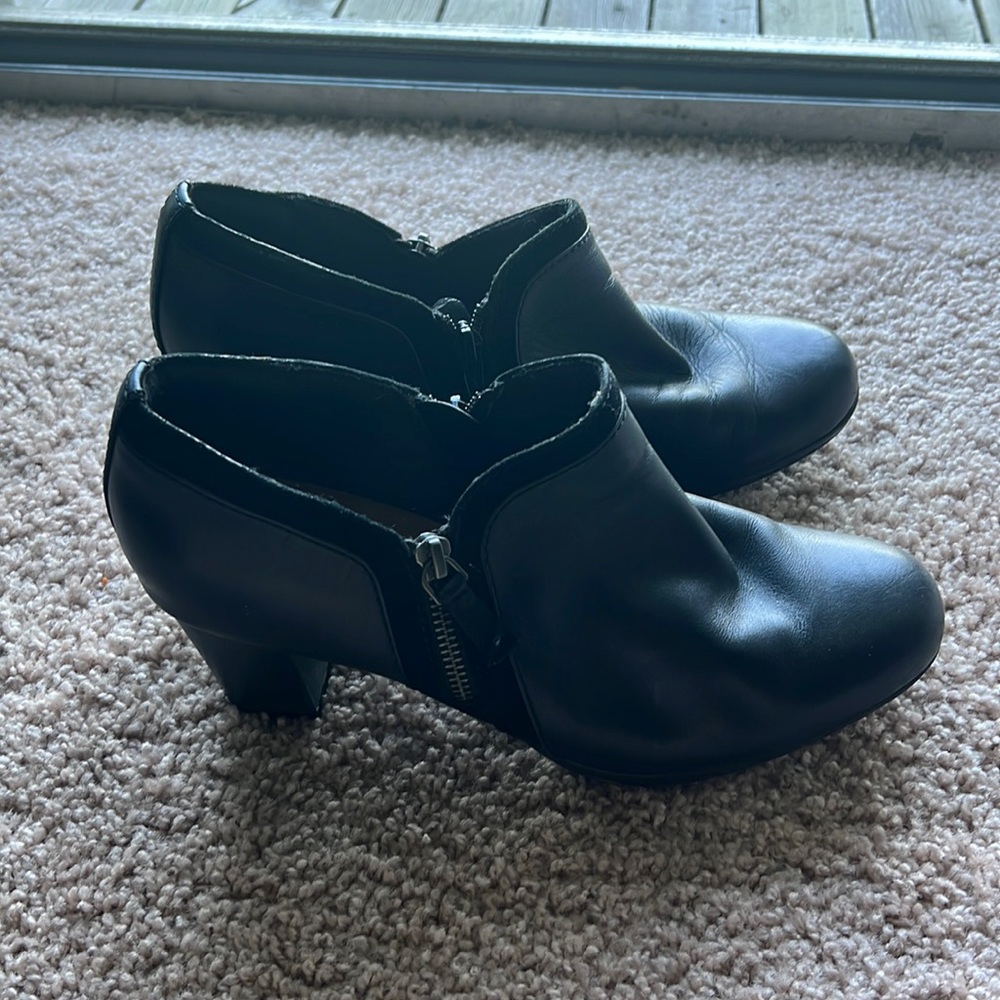 Clarks Size 10 women’s shoes